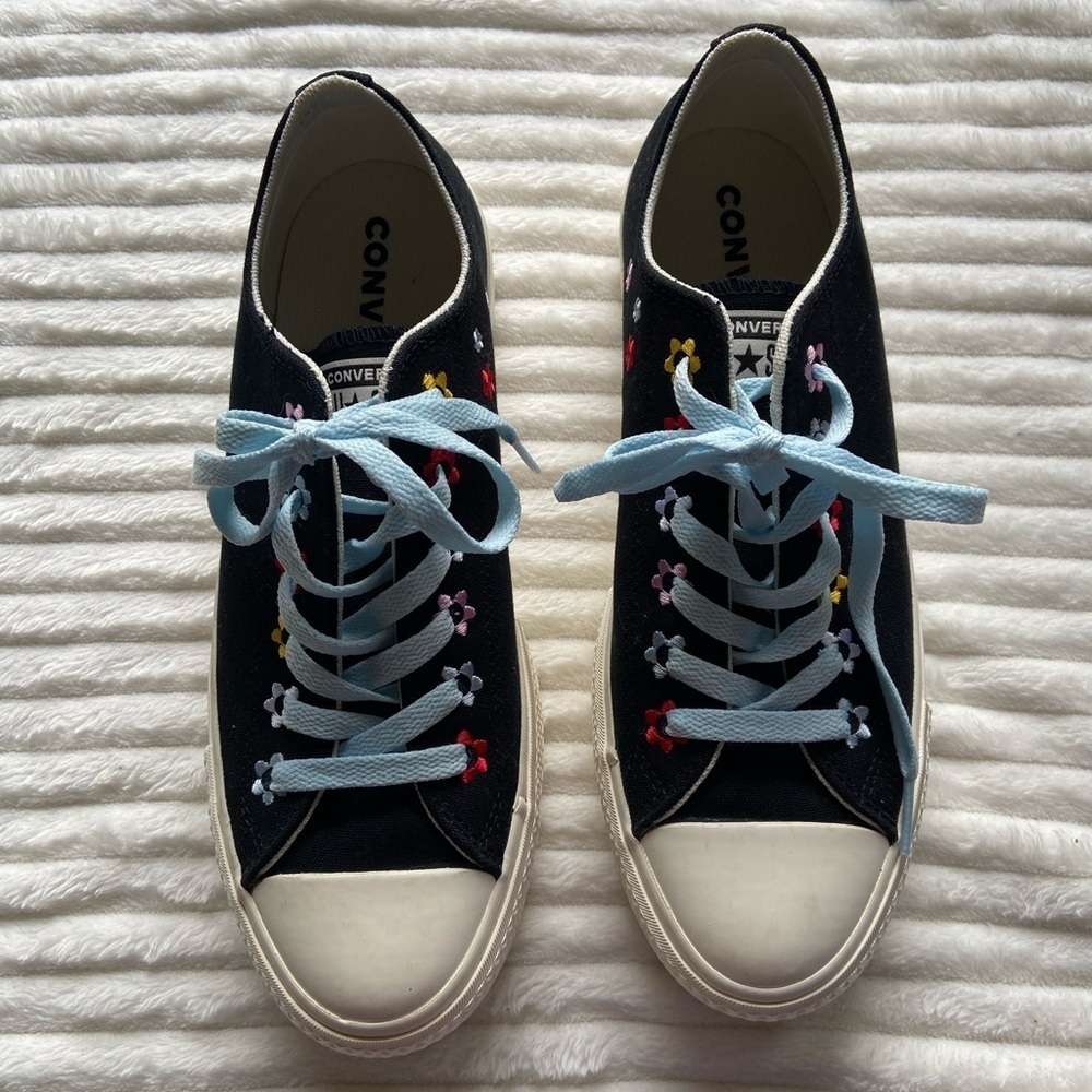 Converse Chuck Lift Platform Shoes Low Black Floral Embroidery Women Sneakers